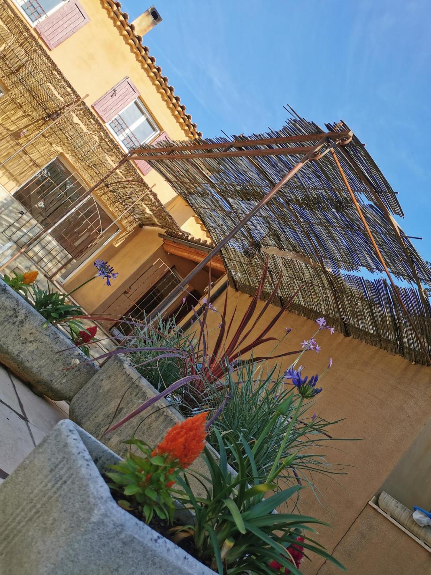 Appartamento Studio 25M2 Avec Piscine Et Spa, Proche Iter Et Cadarache Valensole Esterno foto